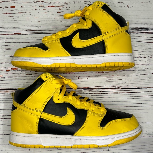 Nike-Dunk High- Iowa-Sz-9-2020
CZ8149-002 - Picture 2 of 8